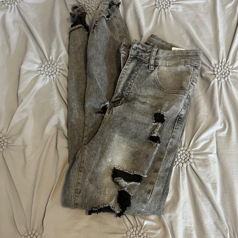 Distressed Gray Women's Jeans